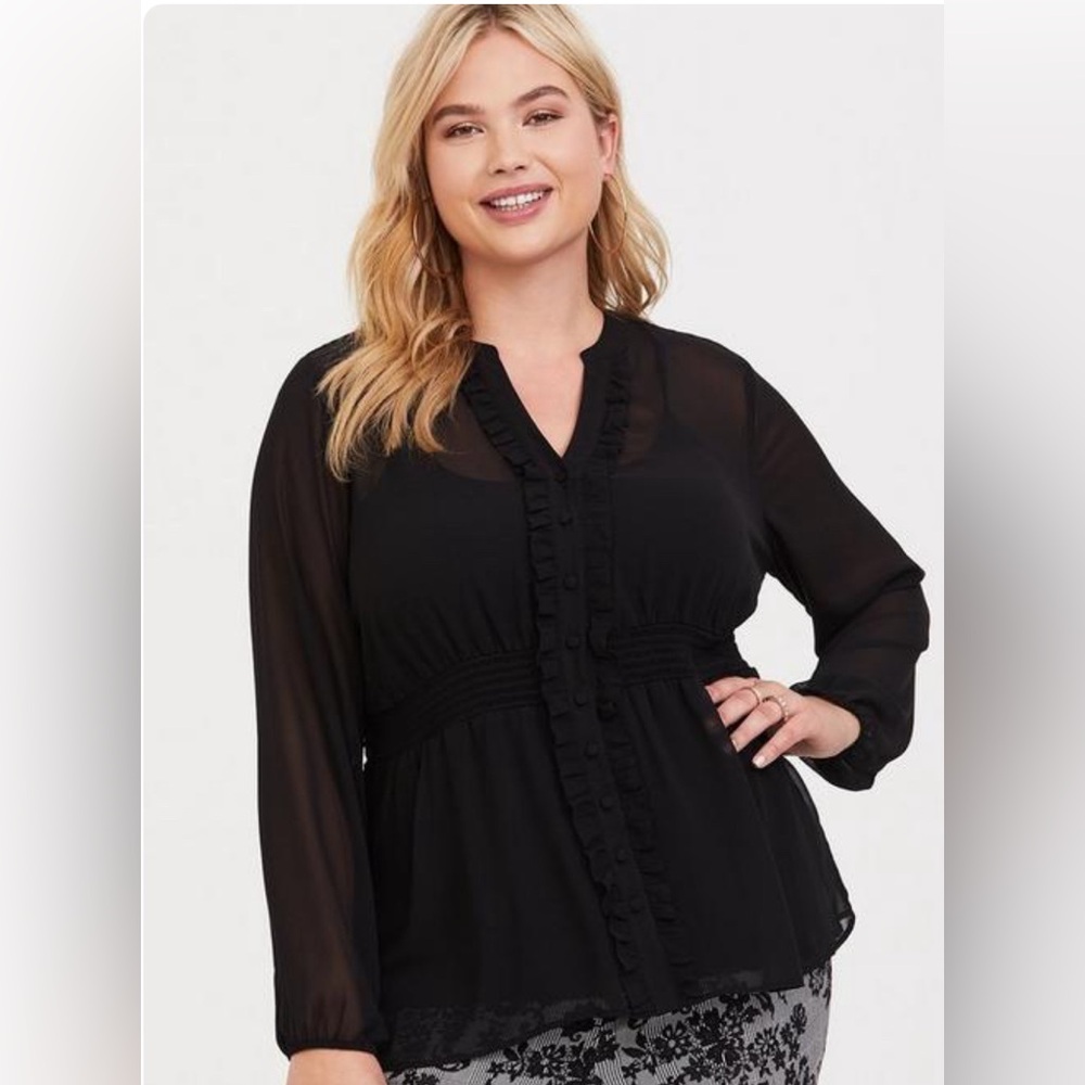 TORRID SMOCKED RUFFLE BLOUSE